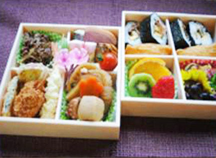 お花見弁当  2000円