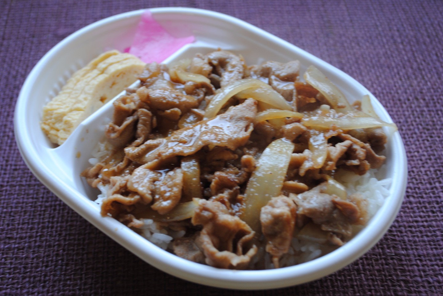 E　生姜焼丼 400円