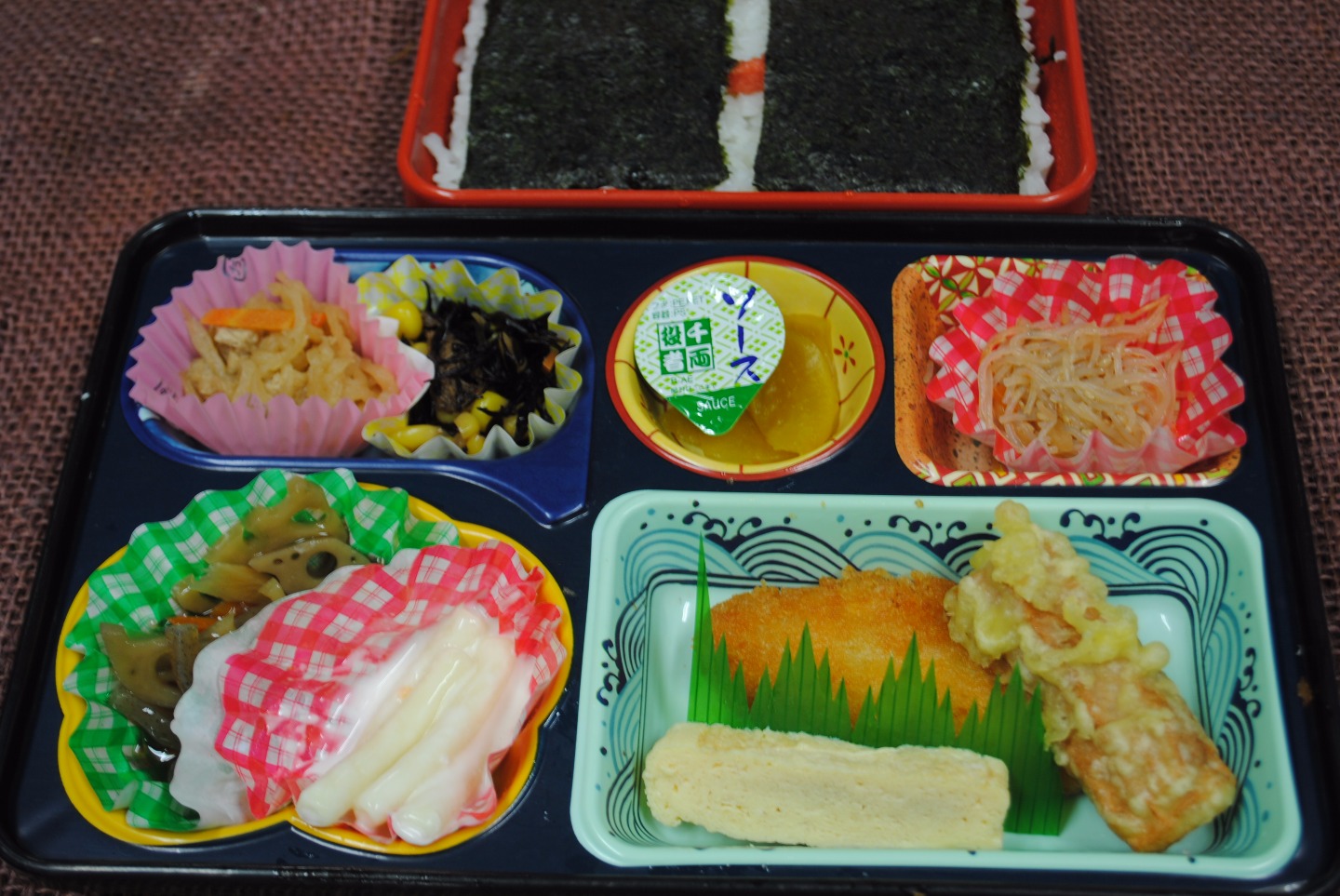 A　ひじきご飯弁当（筑前煮）