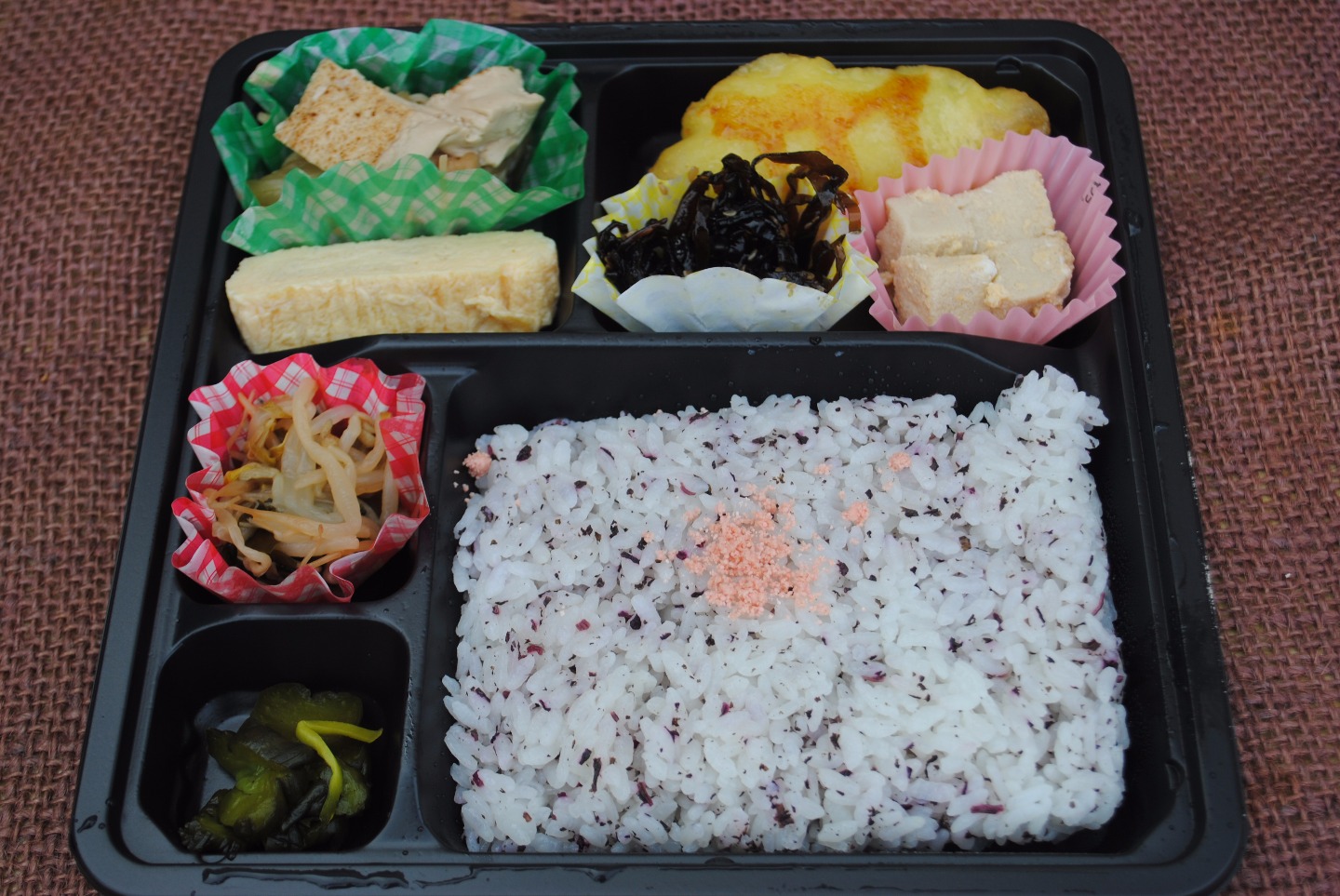 A　梅じゃこご飯弁当（おでん風煮）